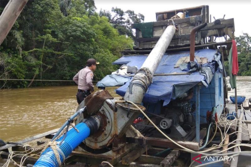 Kawasan Kalimantan Barat Hadapi Kerugian Rp1,020 Triliun dari Tambang Emas Ilegal