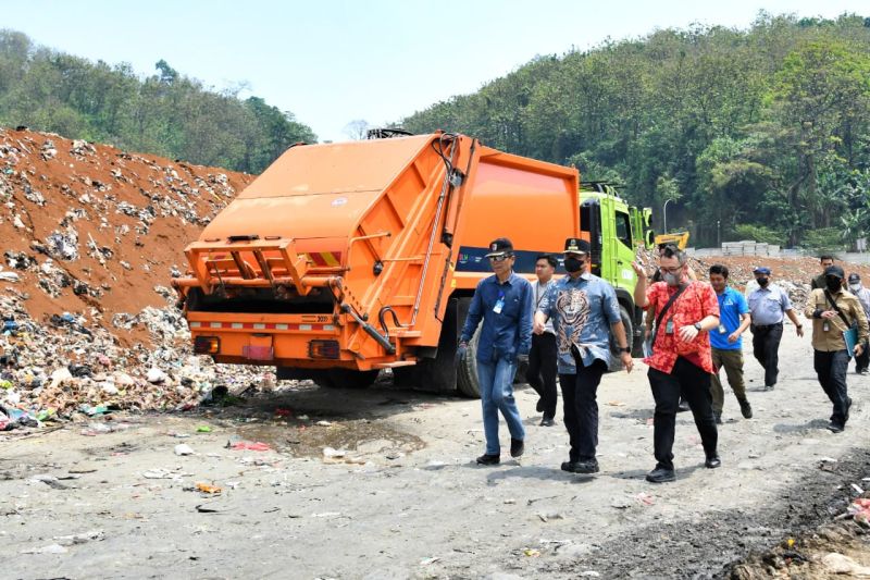 Inisiatif Pengurangan Sampah di Bandung Raya untuk TPPAS Sarimukti