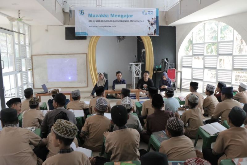 YBM PLN Dukung Pendidikan Santri di Pondok Pesantren DDI ABRAD