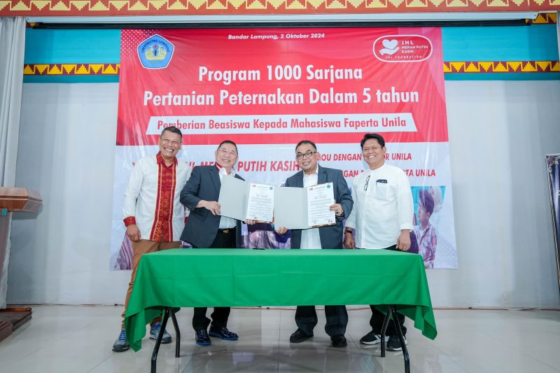 Yayasan JHL Merah Putih Kasih (JHL Foundation) berikan beasiswa kepada 90 mahasiswa terbaik di Universitas Lampung. ANTARA/Ho-Universitas Lampung