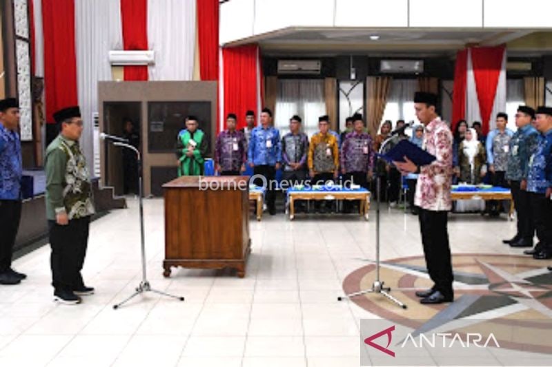 Pemkot Banjarmasin Lantik 12 Pejabat Baru di Tengah Pilkada 2024