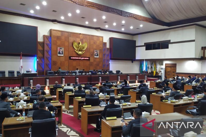 DPRA Banda Aceh Tetapkan Empat Pimpinan Periode 2024-2029