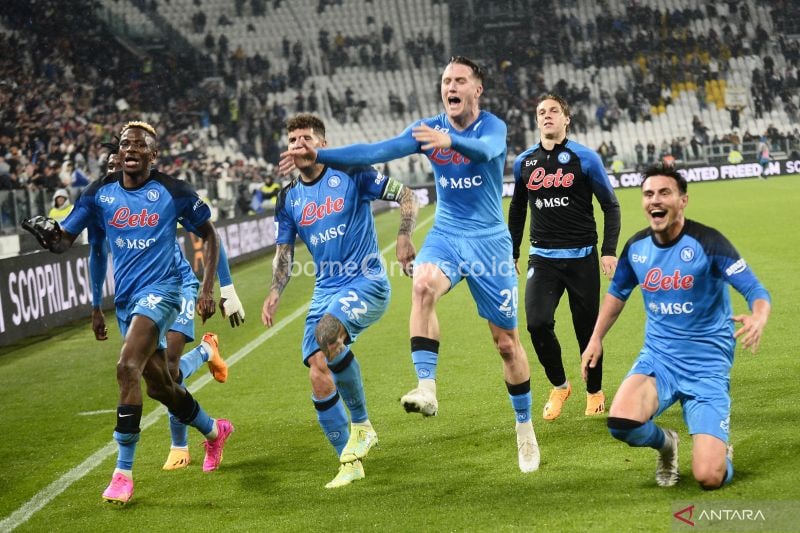 Napoli Raih Kemenangan 3-1 atas Como, Kokoh di Puncak Klasemen