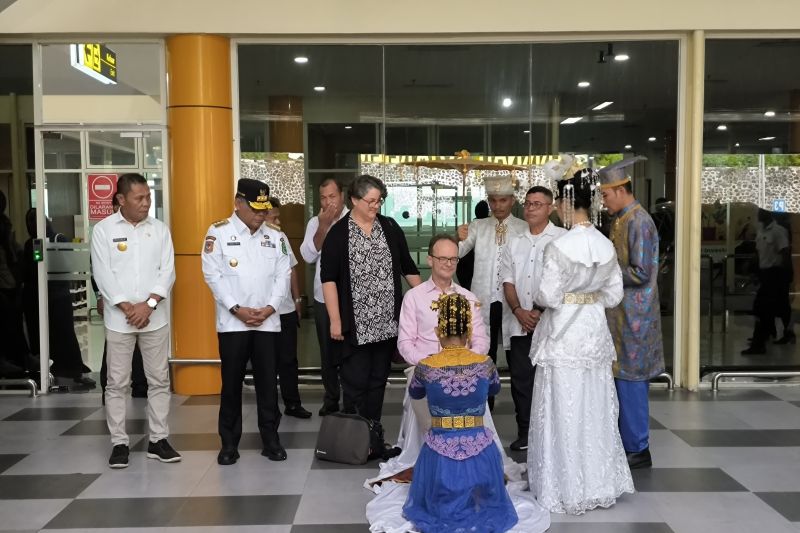 Dubes Inggris Kunjungi Maluku Utara untuk Perkuat Kemitraan Iklim dan Keanekaragaman Hayati