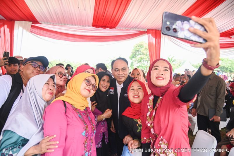 Menteri Kominfo Serukan Peran Ibu Atasi Judi Online demi Kesejahteraan Keluarga