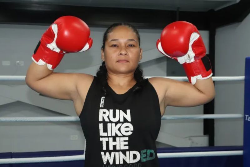 Petinju kelas bulu wanita Teresa Almengor bertekad merebut gelar juara tinju kelas bulu World Boxing Associaton (WBA) pada 2O Oktober 2024 untuk membantu warga di kampung halamannya di Chiriqui, Panama. (ANTARA/HO-Laman WBA/Jose Angel Horna)