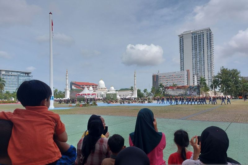Antusiasme Warga Batam Meriahkan HUT ke-79 TNI 2024