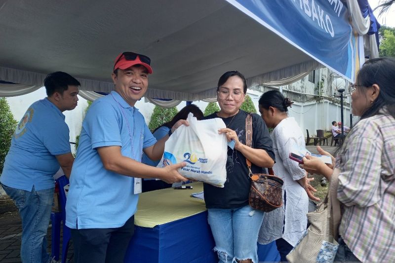 Bank Mandiri Gelar Pasar Murah untuk Keluarga Prasejahtera di Manado
