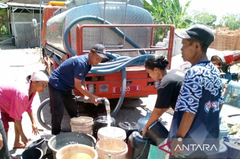 BPBD Cirebon Perluas Distribusi Air Bersih ke 20 Desa Terdampak Kekeringan