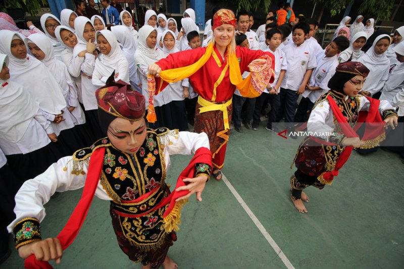 Pendaftaran Orang Tua Asuh Pelajar Asing Dibuka di NTB