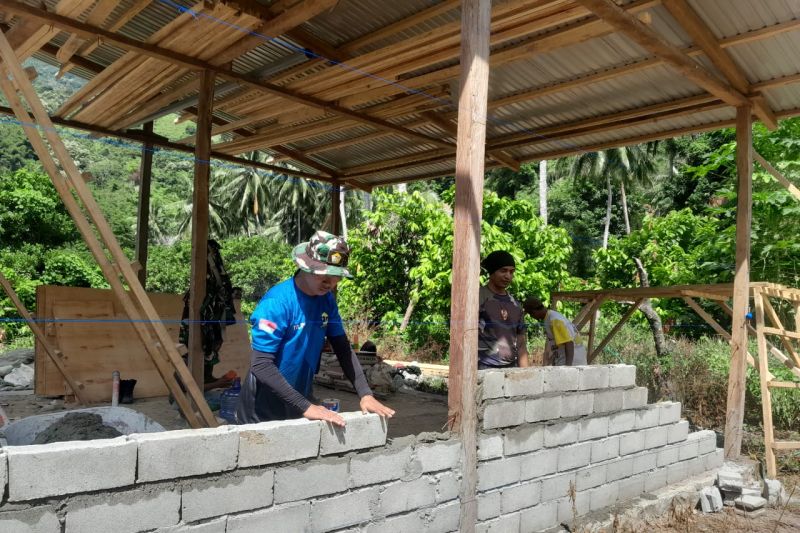 TNI Bangun Rumah Layak Huni untuk Warga Kurang Mampu di Palu
