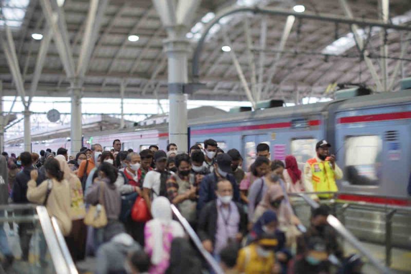 KAI Commuter Siapkan Antisipasi Lonjakan Penumpang HUT TNI