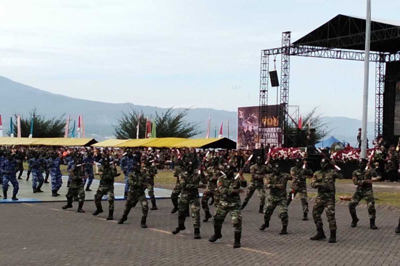 Atraksi Beladiri Taktis Semarakkan HUT ke-79 TNI di Manado