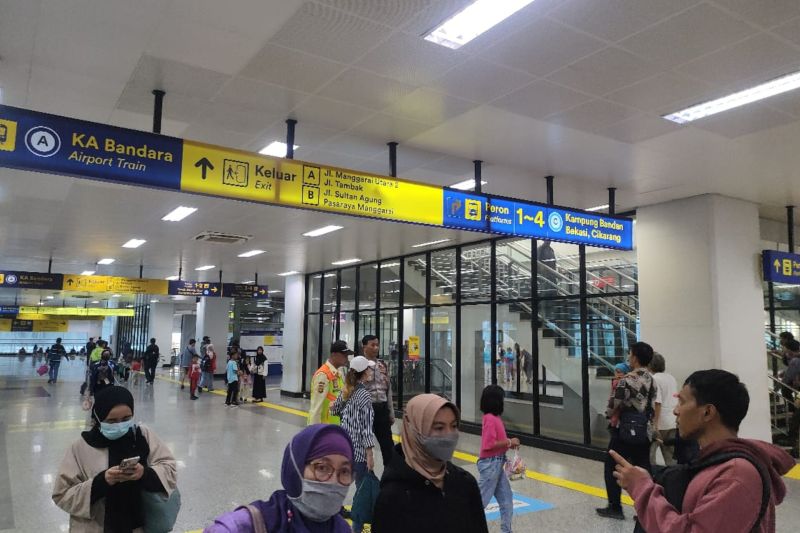Kepadatan Penumpang KRL Manggarai Terurai Berkat Promosi Rp1