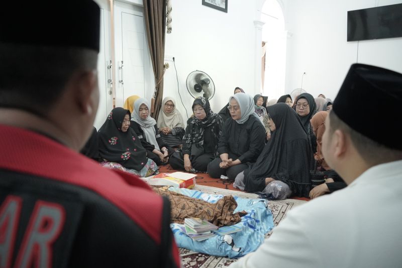 Pemerintah Kota Jambi Salurkan Santunan untuk Keluarga Korban Tembok Roboh