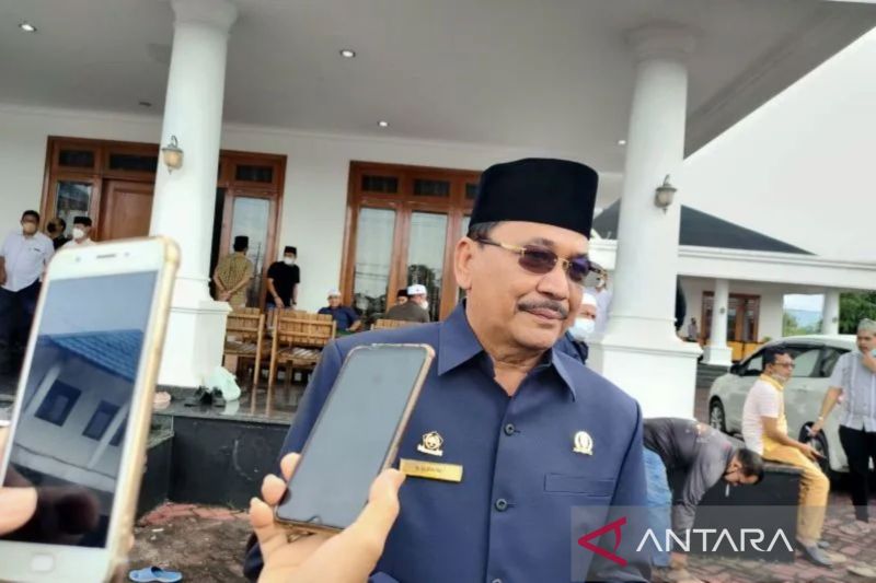 Ketua Sementara DPRD Provinsi Kalimantan Selatan Supian HK di Banjarmasin, beberapa waktu lalu. (ANTARA/Syamsuddin Hasan)