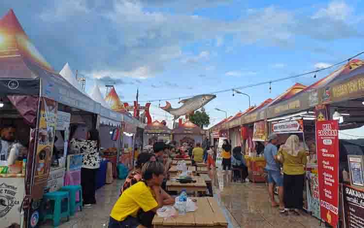 Tepian Mentaya Festival 2024: Pelestarian Budaya dan Promosi Kuliner Sampit di Icon Jelawat