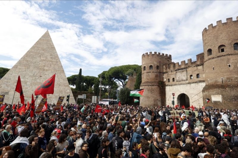 Bentrokan Berekor dalam Demonstrasi Pro-Palestina di Roma