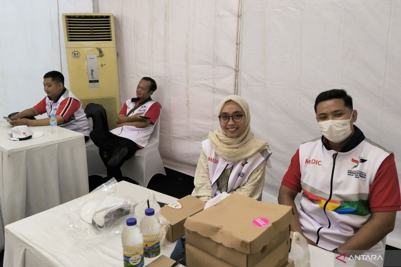 Tim Medis Siaga di Pembukaan Peparnas 2024 untuk Kesehatan Penonton