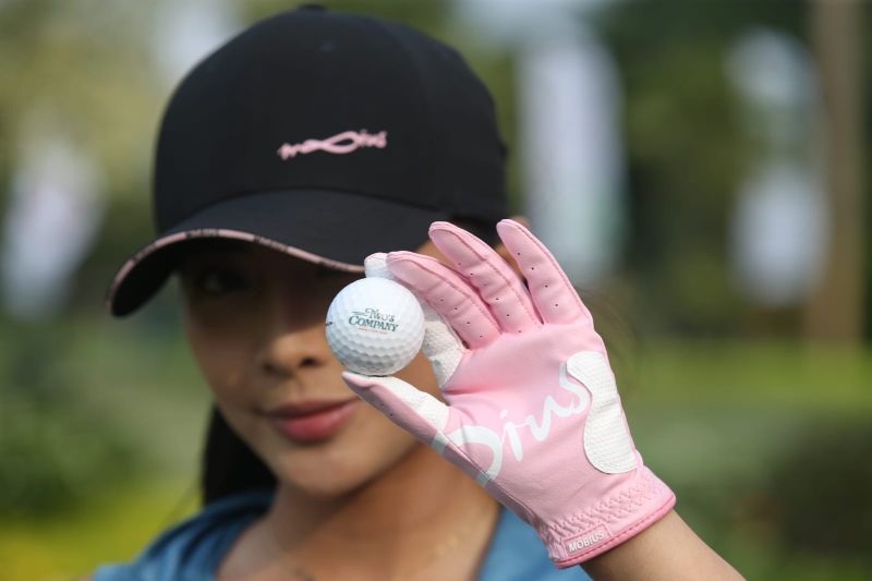 Mobius Gelar Fun Golf Couple Tournament untuk Dukung Kesetaraan
