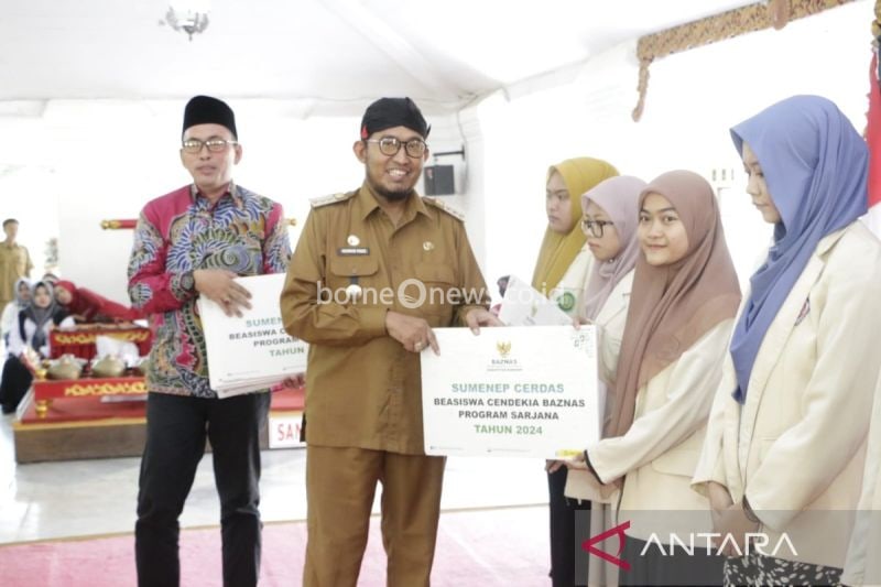 Baznas Sumenep Salurkan Beasiswa Cendekia untuk 100 Mahasiswa