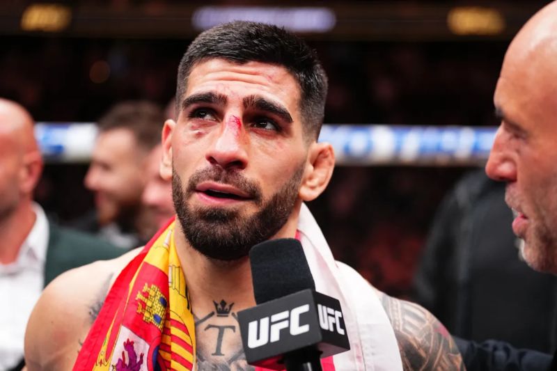 Juara kelas bulu UFC Ilia Topuria akan mempertahankan gelar untuk pertama kalinya melawan juara BMF Max Holloway dalam laga UFC 308 di Abu Dhabi pada 26 Oktober 2024. (ANTARA/HO-Laman MMA fighting/Chris Unger/Zuffa LLC via Getty Images)