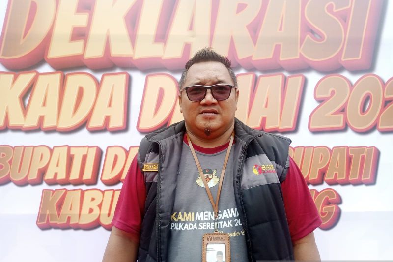 Ketua Bawaslu Belitung, Rezeki Aris Munazar. ANTARA/Kasmono/Apriliansyah.
