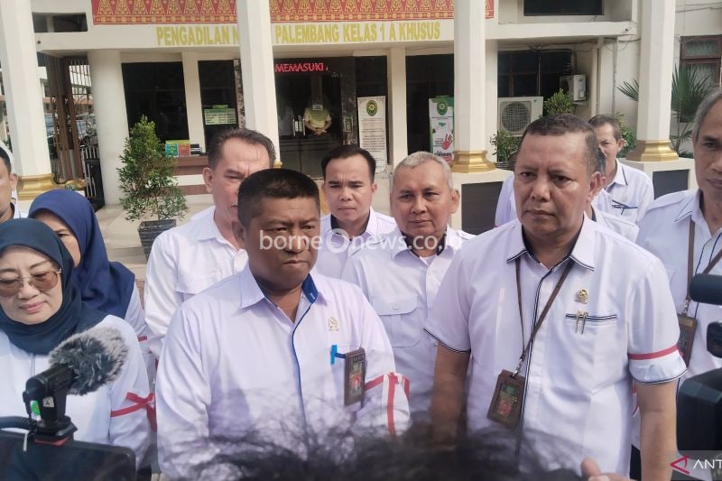 Para hakim di Pengadilan Negeri Kelas I A Khusus Palembang, Sumatera Selatan tetap melayani persidangan. ANTARA/ M Imam Pramana.