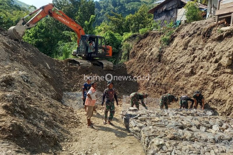 Mitigasi Bencana, Kodim 1306 Lakukan Normalisasi Sungai di Parigi Moutong