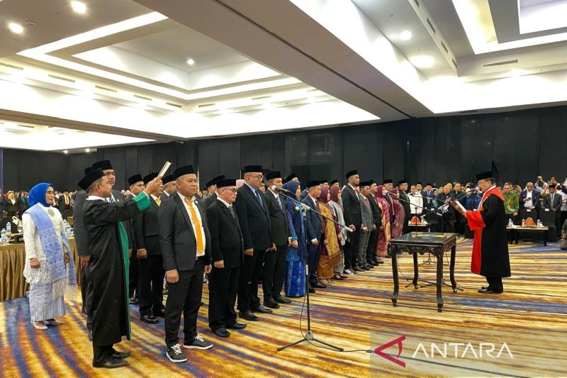 Pelantikan 45 Anggota DPRD Sultra Periode 2024-2029 Resmi Dilaksanakan