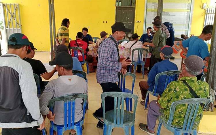 Dukcapil Kapuas Jemput Bola Aktivasi IKD di Pulau Petak dan Mantangai