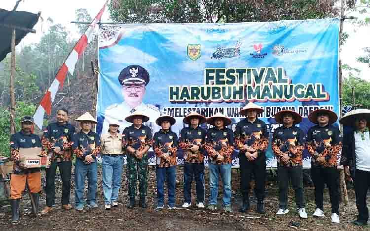 Festival Harubuh Manugal Melestarikan Budaya Berladang Tradisional