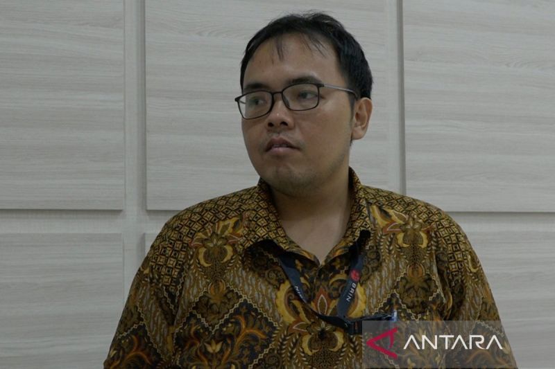 Peneliti Politik BRIN Wasisto Raharjo, menjawab pertanyaan wartawan di Jakarta, Senin (7/10/2024). ANTARA/Setyanka Harviana Putri