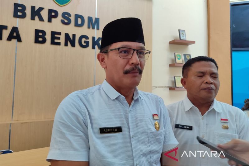 Kepala BKPSDM Kota Bengkulu Achrawi. ANTARA/Anggi Mayasari