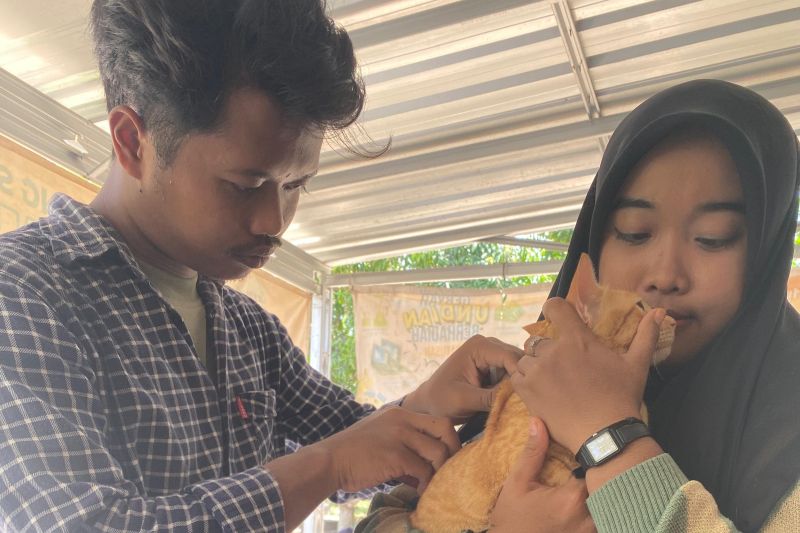 Dinas Pertanian OKU Lakukan Vaksinasi Anti Rabies ke Hewan Peliharaan