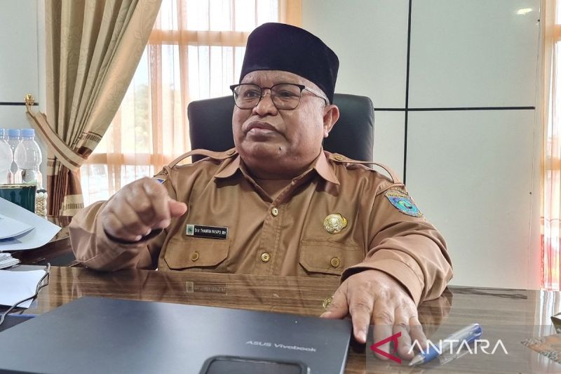 Pelantikan Anggota DPRK Jalur Otonomi Khusus di Papua Barat