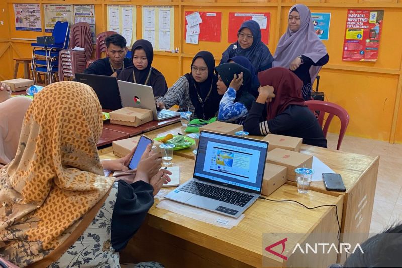 Poliban Berikan Pelatihan Keuangan dan Bahasa Inggris di Barito Kuala