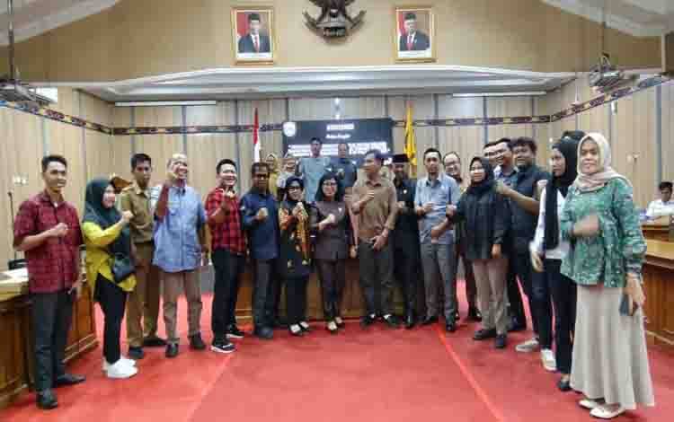 DPRD Kotim Jembatani Aspirasi Mahasiswa Terkait Asrama di Palangka Raya