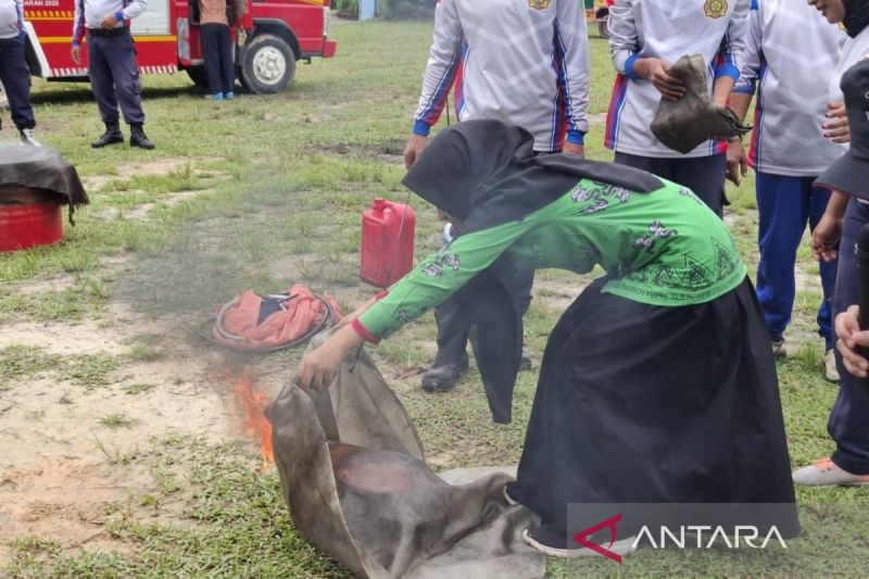 Disdamkar Natuna Berikan Pelatihan Pencegahan Kebakaran untuk Siswa SLB