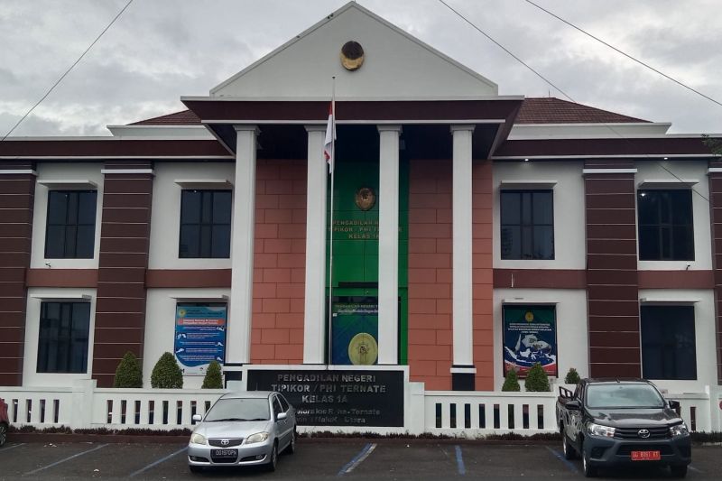 Hakim PN Ternate Tunda Sidang Sebagai Dukungan Kesejahteraan