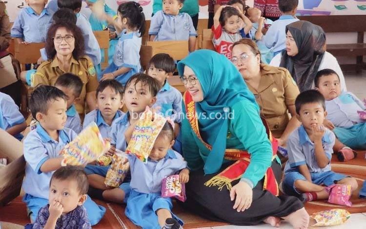 Bunda PAUD Barito Timur Kunjungi TK Pembina Tamiang Layang