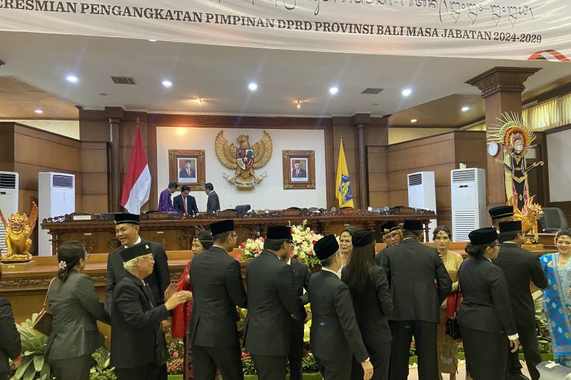DPRD Bali Resmi Tetapkan Pimpinan dan Empat Fraksi Baru