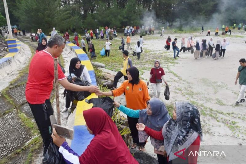 Gerakan 1491, Pembersihan Pantai untuk Wisatawan di Pariaman