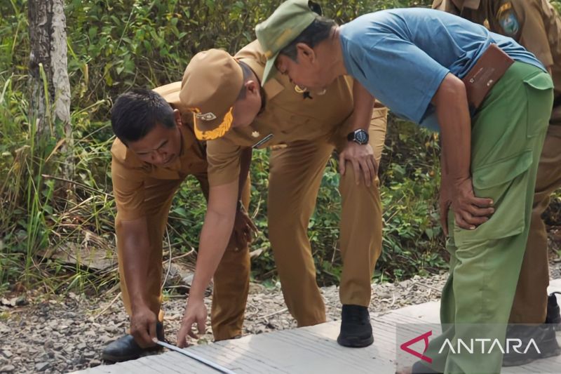 Inspeksi Proyek Perbaikan Jalan oleh PJ Bupati OKU di Baturaja