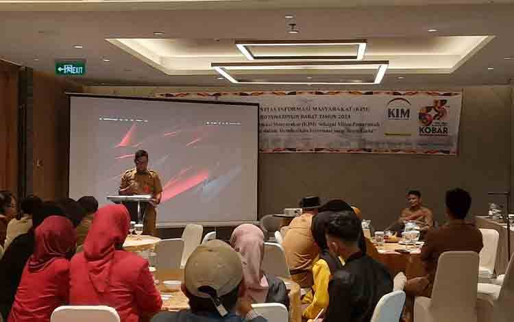Plt Kadis Kominfo Kobar Ajak KIM Berkontribusi Dalam Pembangunan Daerah