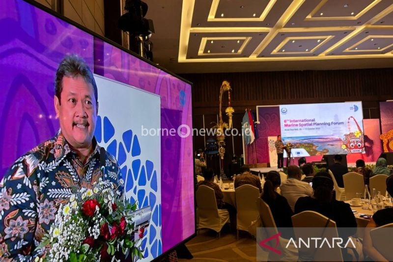 Menteri Kelautan dan Perikanan Sakti Wahyu Trenggono dalam Marine Spatial Forum (MSP) Forum ke-6 yang digelar di Nusa Dua, Badung, Bali, Selasa (8/10/2024). ANTARA/ Sinta Ambar