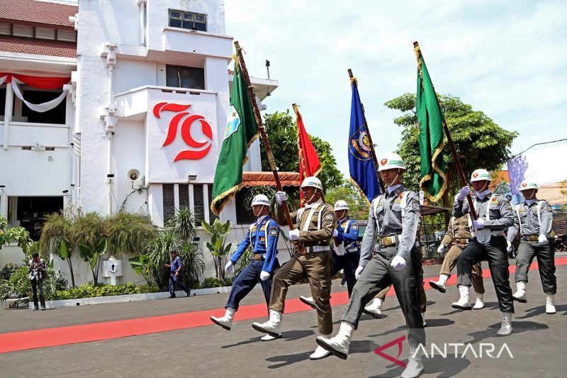 Pemkot Surabaya Terima Panji Pataka, Perkuat Persatuan Jelang Pilkada