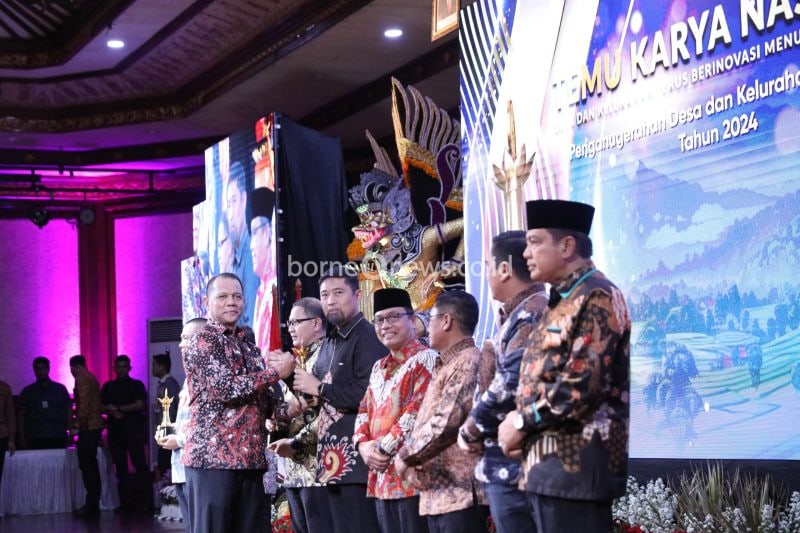 Pjs Wali Kota Makassar Raih Penghargaan Upakarya Wanua Nugraha