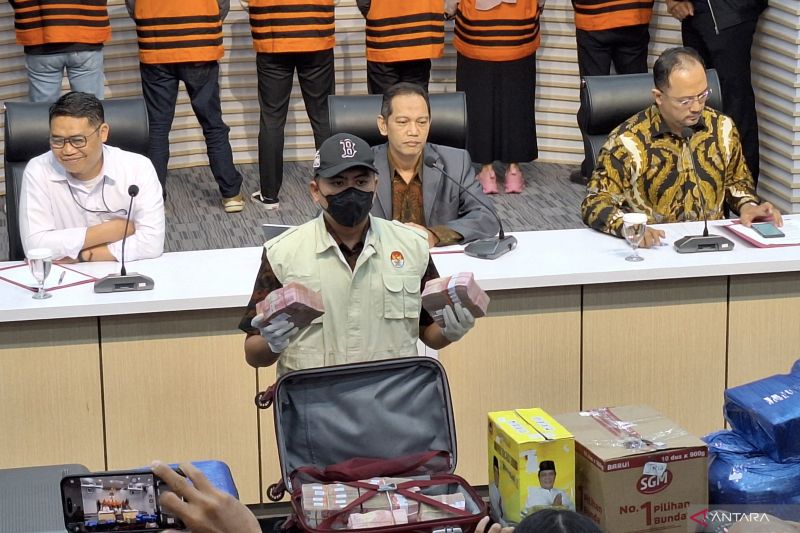 KPK Sita Rp12 Miliar dalam Kasus Suap Proyek Pemprov Kalsel