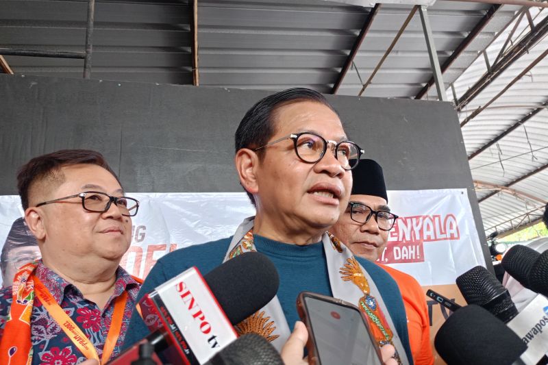 Pramono Anung Janji Naikkan Gaji Guru Honorer Setara UMR
